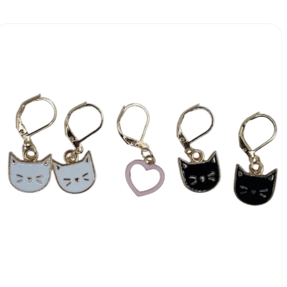 Handmade Stitch Markers Crochet Knitting Gold Tone Enamel Cat Charm Leverback